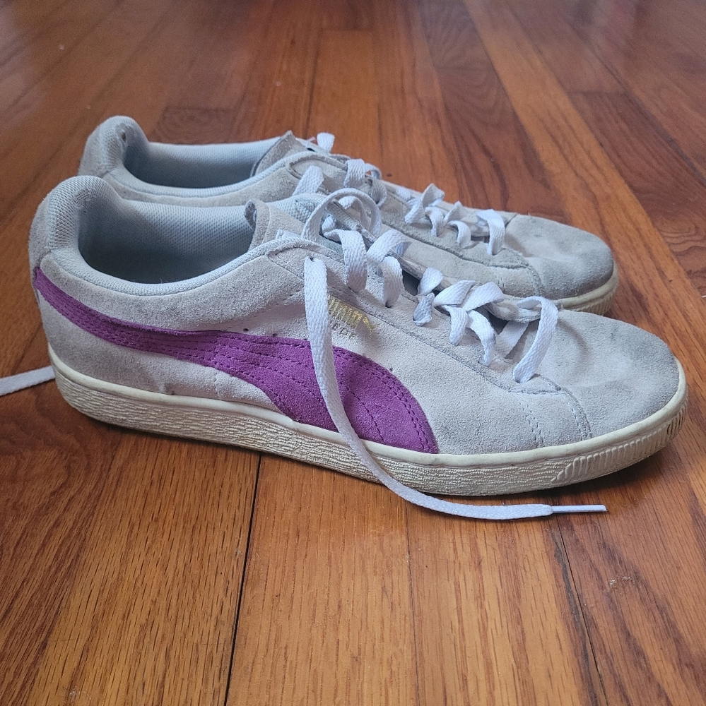 Beige and purple suede classic PUMA sneakers in US women's size 8